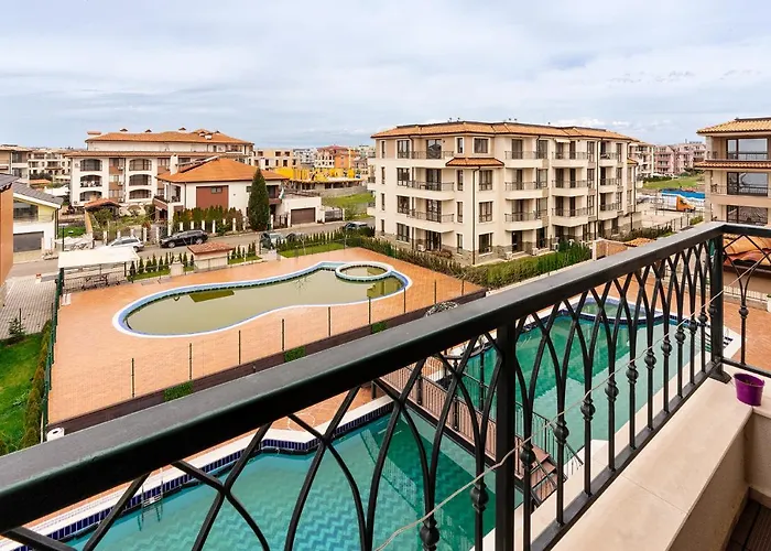 M1 Pool And Beach View Apartment