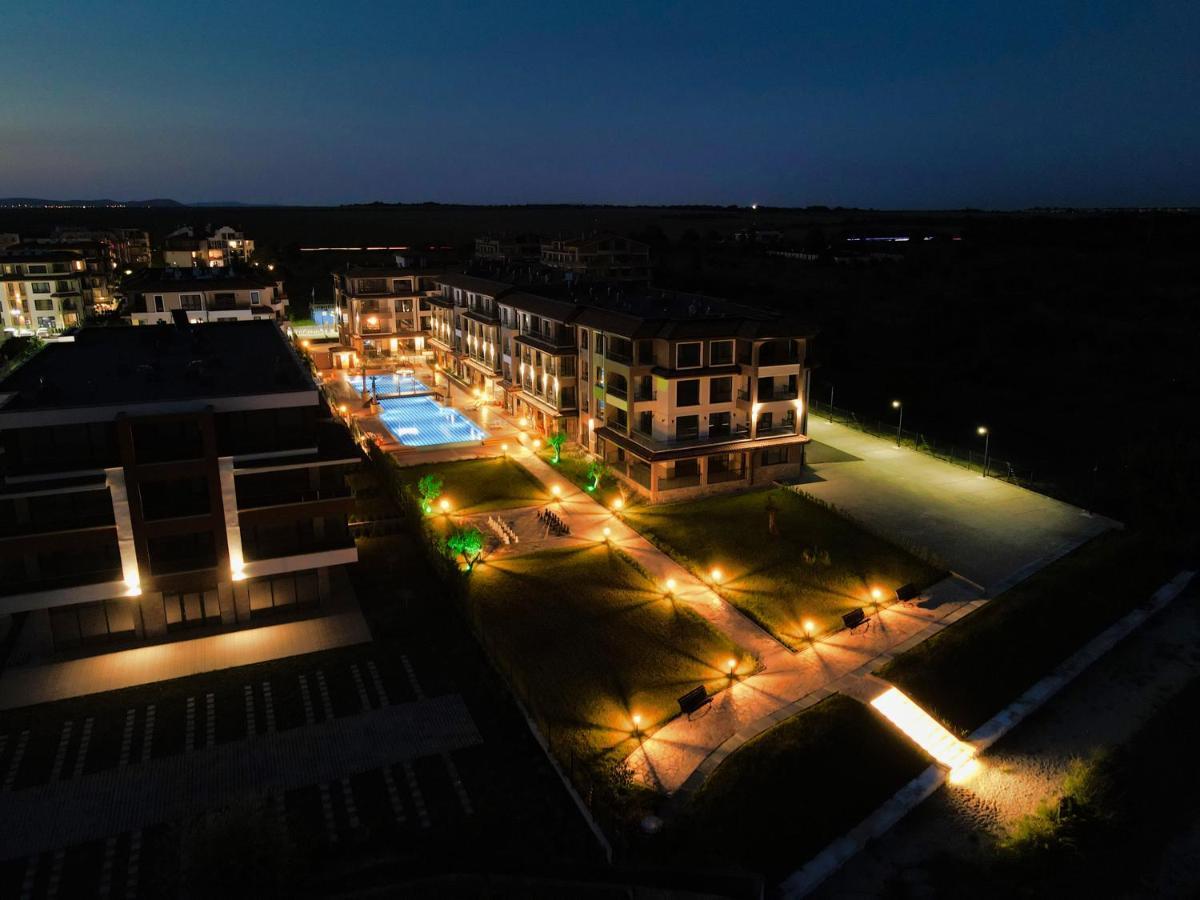 Апартаменти M1 Pool And View