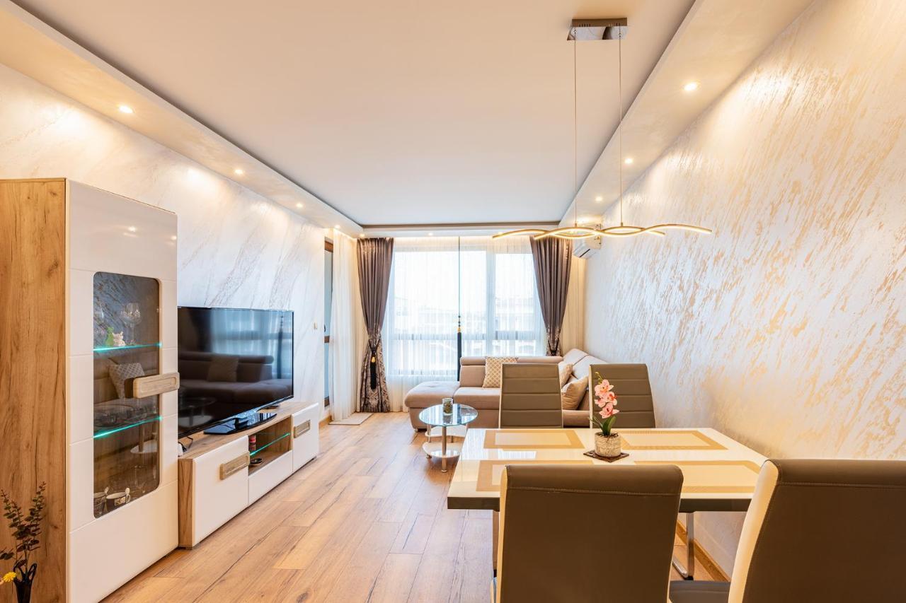 M1 Pool And View Apartment